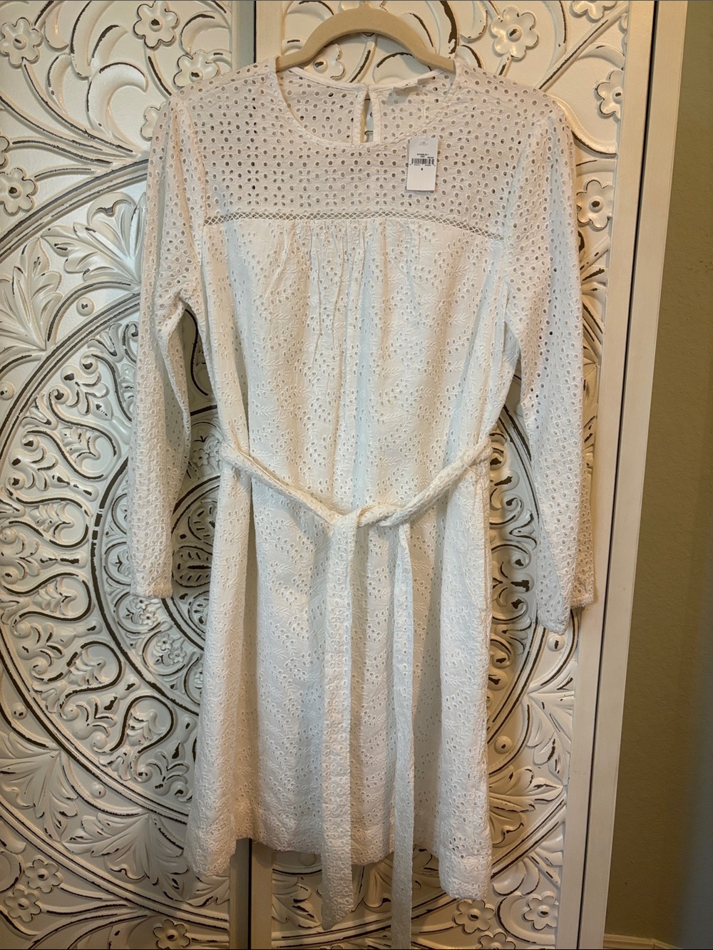 GAP White Eyelet Long-Sleeve Belted Dress